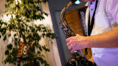 Pupitre de musique avec branding discret au logo de l’entreprise