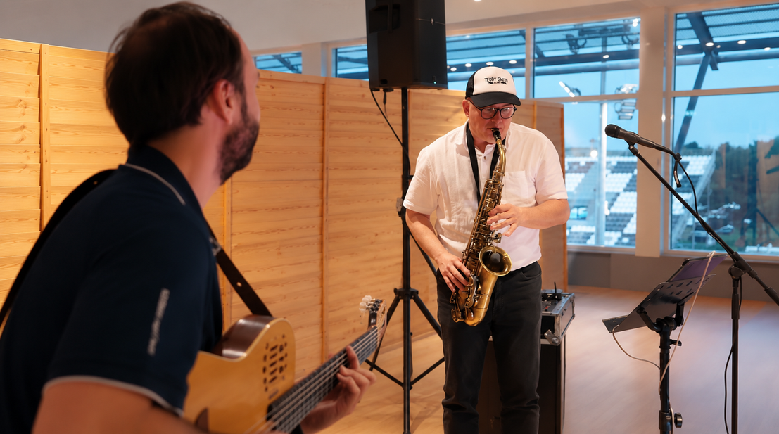 Duo saxophone et guitare en concert